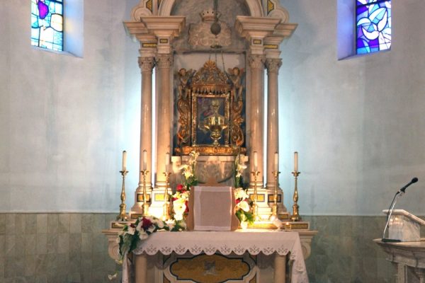 Gospin oltar u crkvi svetog Stjepana Prvomučenika