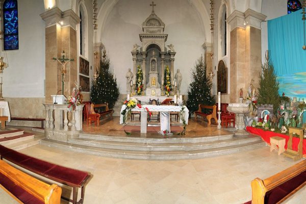 1. Crkva u božićnom ruhu (1)
