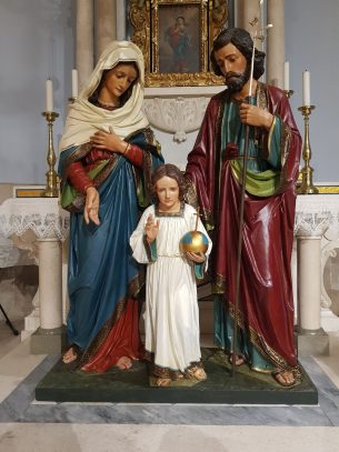 Obnovljen je kip Svete Obitelji