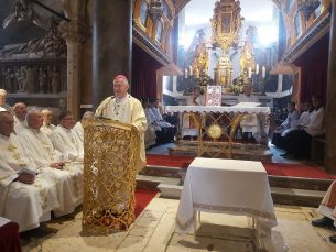 Uskrsna čestitka naših nadbiskupa