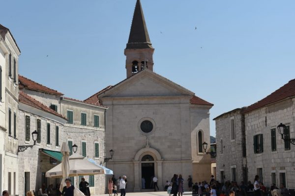 611fbd18-37bd-44f8-a10c-1aeb531a141c