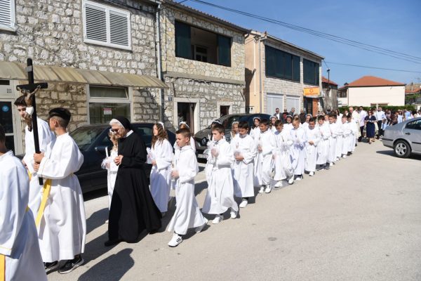 70dc9413-a305-4651-925d-74c0b14698bc