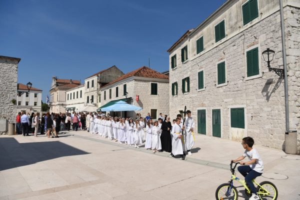 c75349c9-8c02-4694-b7ce-bc2665a69768