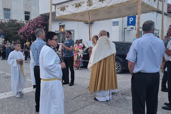 20240530_201241_copy_600x800