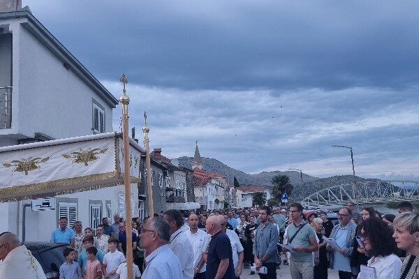 20240530_201247_copy_600x800