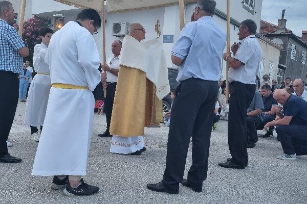 20240530_201602_copy_600x800