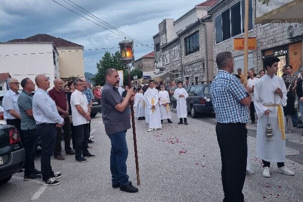 20240530_202803_copy_600x800