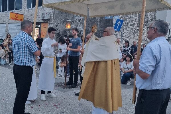 20240530_203044_copy_600x800