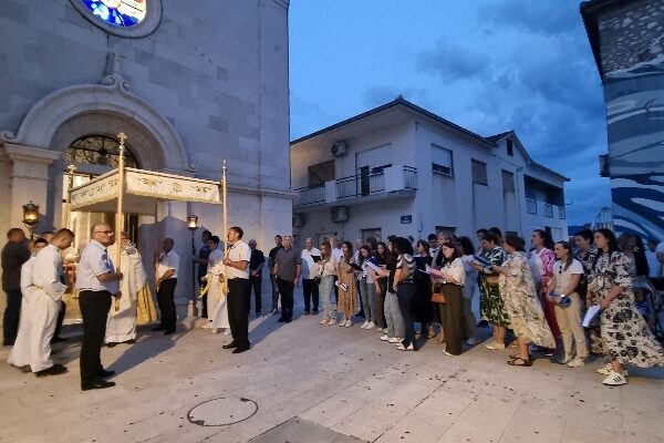 20240530_204114_copy_600x450